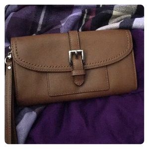 Coach Luggage Brown Leather Wallet w Magnet Clasp